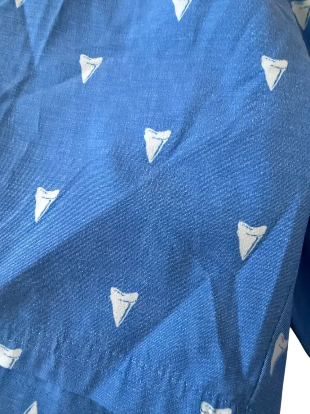 TACKLE & TIDE Men’s Blue Sharktooth Swim Shorts Size XXL